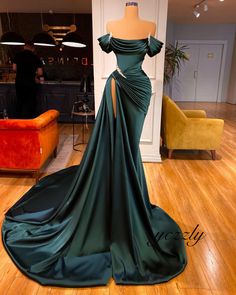 Slytherin Themed Dress, Green Red Carpet Dresses, Dark Green Prom Dress Tight, Velvet Prom Dresses, Emerald Green Satin Prom Dress, Green Dresses, Slytherin Dress, Dark Green Prom Dress, Dark Green Prom Dresses