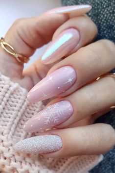 Holiday Nail Designs, Winter Nails Acrylic, Christmas Gel Nails, Snowflake Nails, Christmas Nails Acrylic, White Nail, Festival Nails, Nagel Inspo, Xmas Nails