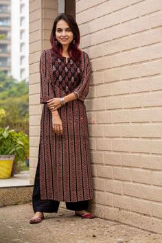 Indian Dress Up, Stylish Tops For Women, Frock Fashion, Designer Kurti Patterns, Kurti Designs Latest, Casual Indian Fashion, Long Kurti Designs