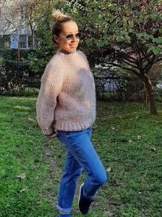 "Looking for a sweater  that will keep you warm and stylish at the same time?  Then meet my handmade, cropped chunky sweater in tweed pink! turtleneck sweater 100% merino wool Sizing: Fits sizes XS/S/M (US).  For reference, the model in the image (my lovely friend) is 1.70m (5' 7\") and 55 kgs (121lbs). Care: Dry clean or hand wash up to 30oC DO NOT dry in the dryer - spread your cardigan on a horizontal surface and let dry Ironing is not recommended Shipping and returns: Free shipping Internati Oversized Pink Sweater For Everyday, Oversized Pink Crew Neck Sweater, Pink Sweater Bulky Knit, Oversized Comfortable Soft-washed Sweater, Oversized Hand-knitted Pink Sweater, Hand Knitted Sweaters, Knit Crop, Chunky Sweater, Cropped Cardigan