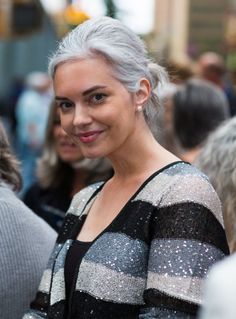 Long Silver Hair, Silver Haired Beauties, Quick Hair, Silver Hair Color, Silver Grey Hair, Natural Gray Hair