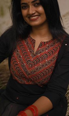 Neck Design For Salwar, Hakoba Kurta Designs, Chudidhar Designs, Long Shirt Outfits, Latest Kurta Designs, Indian Kurti Designs