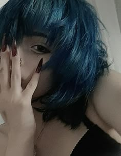 Goth Blue Hair, Dark Blue Short Hair, Blue Hair Oc, Blue Hair Icon, Emo Girl Makeup, Blue Hair Girl, Blue Hair Aesthetic, Short Blue Hair, Dark Green Hair