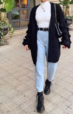 Doc Martens Outfit, Berlin Travel, Best Casual Outfits, Hipster Outfits, Outfit Jeans, Winter Trends, Casual Winter Outfits, Outfit Inspo Fall