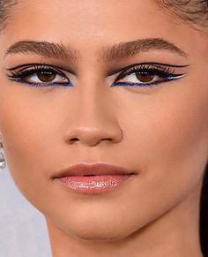 Zendaya Makeup Looks, Zendaya Makeup, Makeup Boutique, Law Roach, Punk Makeup, Celebrity Makeup Looks, Beauty Makeup Photography, Avant Garde Makeup, Smokey Eye For Brown Eyes