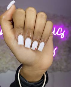 White Short Nails With Initial, White Nails With Initials Acrylic, Short Acrylic Nails With Initials, Square Acrylic Nails Short, Nails Short Acrylic, Acrylic Nails Short, Short Square Nails, White Acrylic Nails