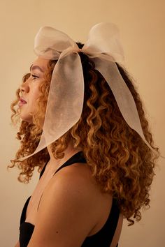 Oversized bow barrette available in three pastel shades of peach, mint, and lavender, and deep tones of evergreen, burgundy, navy, and black. Adds a beautiful touch to your hairstyle - style it with your hair tied back, half up, or to the side. Made in NYC. Mint And Lavender, Black Tie Optional, Hairstyles Design, Glam Boho, Bow Barrette, Halo Headband, Shades Of Peach, Headband Jewelry, Cozy Style