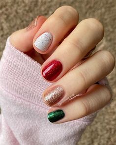 Get Classy Christmas Nail Art Designs This Year For A Festive Look! Christmas Skittle Nails, Christmas Nails No Design, Septiembre Nails, Holiday Nails Easy, Magic Fingers, Christmas Nails Easy, Christmas Gel Nails, Cute Gel Nails, Thanksgiving Nails