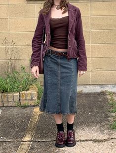 #denim #denimstyle #mididenimskirtoutfit #midi #skirtfashion #corduroy #brown #burgundy #outfits #outfitoftheday #style Aesthetic Dressy Outfits, Denim Autumn Outfit, Frazzled English Women Style, Whimsigoth School Outfits, Fall Outfits Whimsigoth, 90s Denim Skirt Outfit, Corduroy Midi Skirt Outfit, Whimsigoth Outfits Fall, Fall Outfits Aesthetic 2024