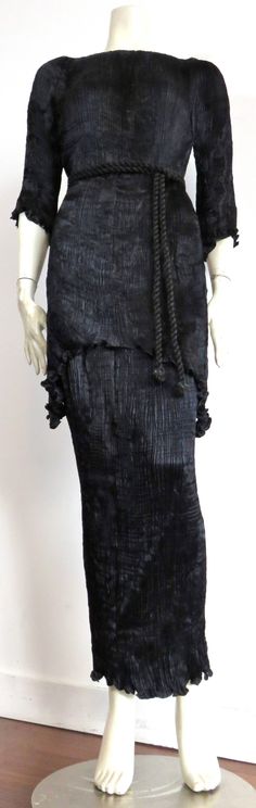 Peplos Dress, Fortuny Pleats, Uni Fits, Beaded Neckline, Diy Keychain, Tunic Top, Mint Condition, Evening Dresses, Dresses For Work