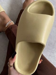 DETAILS Casual style Soft sole Solid color EVA material Casual Beige Synthetic Slides, Spring Flat Slides, Casual Solid Color Synthetic Slides, Soft Sole Slippers, Casual Style, Slides, Slippers, Solid Color, Sandals