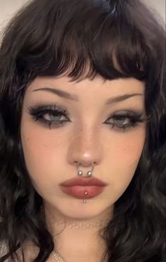 Slightly Emo Makeup, Grunge Gothic Makeup, Makeup Ideas Goth Soft, Cute Simple Goth Makeup, Grunge Makeup Full Face, Dark Make Up Looks Aesthetic, Gothic Inspired Makeup, Alt Summer Makeup, Goth Makeup Looks For School