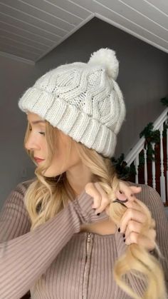 Cap Hairstyles, Winter Cap, Hair Tutorial, Cute Hairstyles, Easy Hairstyles, Winter Fashion, Winter Hats, Hair Care, Hair Styles