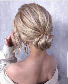 Hairstyles Medium Length, Hair Half Up, Bridesmaid Hair Half Up, Veil Hairstyles, Bridesmaid Hair Down, Bridesmaid Hair Short, Bridesmaid Hairstyles