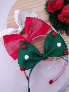 Christmas Hair Bows Diy, Kids Hair Bows, Bead Hair Accessories, Felt Crafts Christmas, Homemade Dolls