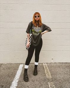 25+ Grunge Outfits You Need to Try That Totally Rock – May The Ray Grunge Style Aesthetic, Casual Edgy Outfits, Casual Edgy, Look Grunge, Estilo Indie, Look Rock, Legging Outfits, New Rock