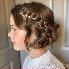 These 20 drop-dead gorgeous prom hairstyles for short hair showcase how super pretty short hair can truly be. Marriage Hair Styles, Diy Prom Hairstyles, Prom Hairdos, Do Your Own Hair, Styling Short Hair, Supporting Characters, Pretty Short Hair, Hair Styles For Short Hair, Sweet Hairstyles