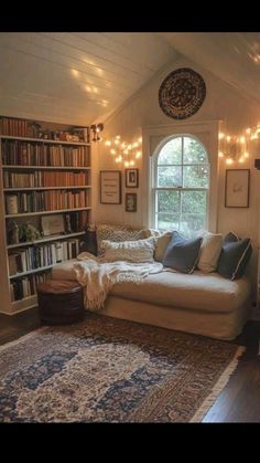 At Home Library Aesthetic, Library Corner Ideas, Small Home Library Ideas, Home Library Aesthetic, At Home Library, Cozy Reading Room, Salons Cottage, Small Home Library, Home Library Ideas