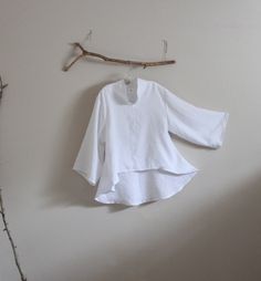 White linen blouse made to order by anny schoo White Relaxed Fit Blouse In Ramie, White Relaxed Fit Ramie Blouse, White Linen Blouse, Simple Linen, Applique Pattern, Pattern Tutorial, Linen Blouse, Womens Blouses, Pure Linen