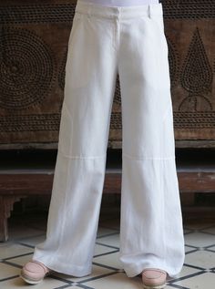 Linen is the fabric of choice for this upcoming season. What better then, than these unique paneled linen trousers to get you going?<br><br><b>Note: This is a Made-To-Order design which we specially produce for you. Please note that all Made-To-Order designs will no longer arrive in time for Eid (Monday 2nd May) because we have reached maximum factory production capacity. Made-To-Order designs will now arrive one week after the Eid break. <br><br>There is also a length customization option avai Modest Woman, White Linen Trousers, Womens Wide Leg Pants, Loose Trousers, Double Breasted Trench Coat, Islamic Clothing, Loose Pants, Linen Trousers, Extra Fabric