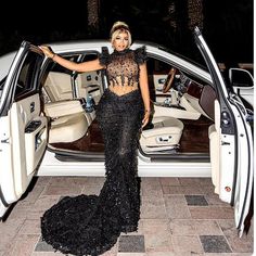 Black Mermaid Evening Dress With High Neck Sequined Cap Sleeves Feathers Luxury Christmas Prom Dress African Gowns, Feather Prom Dress, Dress With High Neck, Celebrity Gowns, Gala Fashion, Mermaid Evening Dress, Long Gown Dress, Black Mermaid, Luxury Christmas