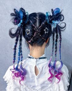 cr: @nanmi_hair on insta Cute Black Hair Styles, Butterfly Hair Design, Unique Hairstyles For Medium Hair, Space Hair Aesthetic, Spacecore Hairstyle, Vaporwave Hair, Bunny Ear Hairstyle, Crazy Hairstyles For Kids, Odango Hair