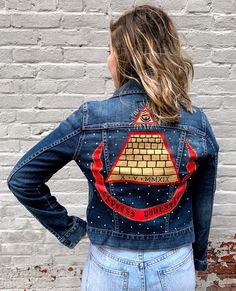 Inspired by the iconic Madonna!! Contact me to order your very own custom jacket. #customjacket #madonna #desperatelyseekingsusan #painteddenimjacket #upcycleddenim Jean Jacket Ideas, Desperately Seeking Susan, Jacket Designs, Painted Denim Jacket, Jacket Ideas, Custom Jacket, Upcycled Denim, Embroidered Jacket, Jacket Design