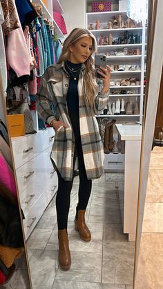 Long Flannel Shirt Outfit Winter, Shacket Outfit Women Leggings, Plaid With Leggings, Brown Plaid Jacket Outfit Woman, Layered Shacket Outfit, Flannel Shacket Outfit Leggings, How To Style A Long Plaid Shacket, Curvy Shacket Outfit, Winter Shacket Outfit Women