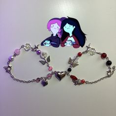 Réalisé sur commande La longueur peut être personnalisée Chaîne : acier inoxydable Perles : verre, métal N'hésitez pas à poser des questions ! Tous mes produits m'appartiennent, veuillez ne pas copier ! Bubblegum And Marceline, Bracelets Couple, Colorful Bead Bracelets, Magnetic Bracelets, Desain Quilling, Bracelet Couple, Bracelets Design, Princess Bubblegum, Diy Bracelet Designs