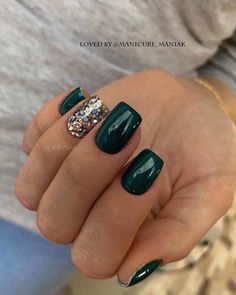 Debs Nails, Round Fake Nails, Cozy Nails, Black Nails With Glitter, Emerald Nails, Art Flash, Dark Green Nails, Simple Acrylic Nails, French Nail