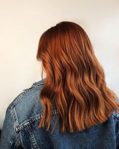 Copper With Red Undertones, Copper Golden Hair, Brown To Copper Hair, Ginger Ombre Hair, Ginger Red Hair Color, Rich Copper Hair Color, Deep Ginger Hair, Subtle Red Hair, Medium Length Red Hair