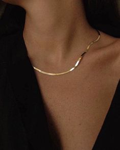 The Maci Necklace is a beautiful herringbone chain. Very classy and chic look. One of our popular chains. Gold plated brass 4.5 mm thick. The length 16 inches plus a 2 inch extension total length 18 inches. Money Necklace, Gold Herringbone Chain, Gold Minimalist Jewelry, Herringbone Necklace, Elegant Pendant, Classy Jewelry, Girl Jewelry, Jewelry Lookbook, Layered Jewelry