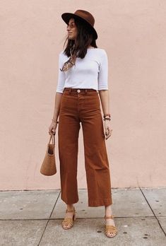 Falling into Style: Casual Fall Fashion Trends for 2023 High Waisted Brown Pants Outfit, Earth Tone Chic Outfits, Fall Boho Work Outfits, Terra Cotta Outfit, Seventies Inspired Outfits, Crunchy Business Casual, Boho Professional Outfits, Summer Clothing Trends 2024, Boho Office Outfits