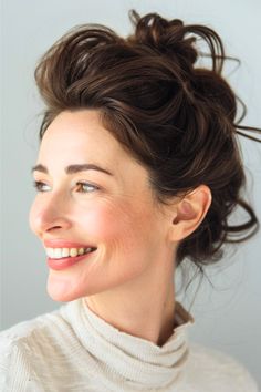 Voluminous Messy Updo Hairstyle for Women Over 40 with Thick Hair. Coarse Hairstyles For Women, Voluminous Updo, Pulled Back Hairstyles, Stunning Hairstyles, Perfect Hairstyle