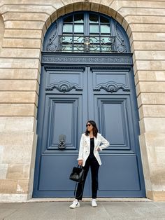 blue door in paris Packing For Paris In Spring, Paris In The Fall, Blue Oxford Shirt, Most Comfortable Sneakers, French Wardrobe, Black High Top Converse, Street Style Parisian