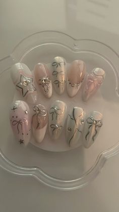 Nails Luxury, Fake Nails Designs, Hello Nails, Cute Simple Nails, Vintage Nails, Girly Acrylic Nails, Nails Set, Really Cute Nails