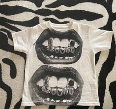 Depop Inspiration, Depop Aesthetic, Gothic Baby, T Shirt Aesthetic, Gothic Shirts, Gothic Emo, I'm With The Band, Lips Print