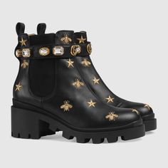 Timberland Boots Outfit, Timberland Waterproof Boots, Gucci Boots, Womens Black Booties, Dr Shoes, Yellow Boots, Looks Country, Winter Ankle Boots, Embroidered Leather