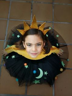 Moon Costume Diy, Planet Costume, Space Party Costumes, Diy Tutu Skirt, Costumes Funny, Star Costume, Book Day Costumes