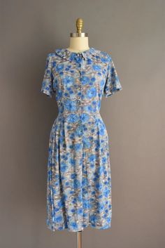 Vintage 1960s Dress Casual Maker Blue Floral Print Short Sleeve Shirt Dress Large - Etsy 60s Vintage Dress, Short Sleeve Shirt Dress, Fitting Skirt, Wool Wrap Coat, Vintage Dress 60s, 1960s Dress, 1960's Dress, Short Sleeve Dress Shirt, Blue Shirt Dress