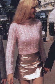 sparkle sweater sparkle skirt 2020 Outfits, Chique Outfits, 1990s Fashion, Claudia Schiffer, Wall Pictures, Fashion Victim, Hot Mess, Moda Vintage, Look Vintage