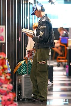 jacob elordi Sydney Airport, Airport Fits, Men Fits, Airport Outfit, Mens Street Style, Mens Fitness, Style Icons