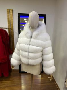 White Hooded Fur Coat For Fall, White Hooded Fur Coat For Winter, Womens Jackets, Coats Jackets, Bathing Beauties, Display Homes, Pet Supplies, Jackets For Women, Ships