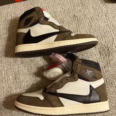 Brand New Travis Scott Jordan 1 High Mocha. Comes With Shoes, Laces, And Box. Fast Shipping. Travis Scott Jordan 1 High, Jordan 1 High Mocha, Travis Scott Mocha, Jordan 1 Mocha, Travis Scott Shoes, Dream Sneakers, Travis Scott Jordan 1, Shoes Laces, Sneakers Jordans