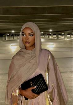 Hijabi Makeup Looks, Hijabi Drip, Senegalese Clothing, Hijabi Summer Outfits, Muslim Style, Modern Hijab Fashion, Beautiful Muslim Women, Muslimah Fashion Outfits