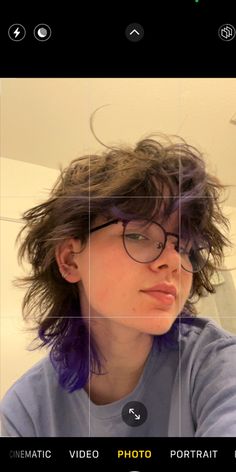 Ftm Haircuts, Non Binary Haircuts, Short Grunge Hair, Doll Eye Makeup, Hair Inspiration Short, Hair Stylies, Fluffy Hair, Hair Reference, Grunge Hair