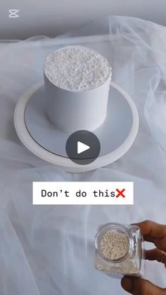 a person is holding a container with food in it and the video below reads don't do this