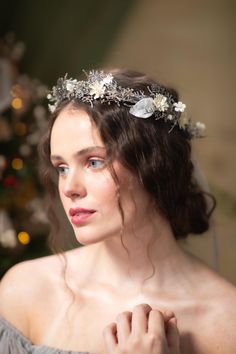 Christmas/ winter hair wreath in glam  design. Suitable for New Year's Eve or Christmas party Hair wreath is made of artificial and natural materials and other arrangement trinkets  When stored in dry and dark place, our products last 10-15 years. We can also make you other matching accessories. Please message me for more information. :) Photo: Michaela durisova photography, second photographer: Barborka Model: Veronika/ Mix model management ------------------------------------------------------ Christmas Party Hairstyles, Glam Design, Wedding Hair Wreath, Mixed Models, Wreath Winter, Hair Wreath, New Year's Eve Party, Party Hair, Wedding Winter