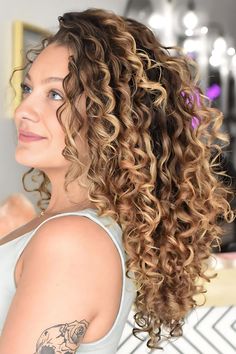 Long Layered Curly Hair With Highlights Curly Hair With Face Framing, Layers Around Face, Long Layered Curly Hair, Hair Layered, Curly Haircuts, Haircut Inspiration