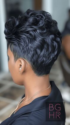 Fawk Hawk Haircut Women, Mohawk For Black Women, Short Hair Cuts For Women Black, Sassy Pixie Haircut, Very Short Bob Black Women, Short Pixie Cut Black Women, Pixie Hairstyles For Black Women, Pixie Cuts For Black Women